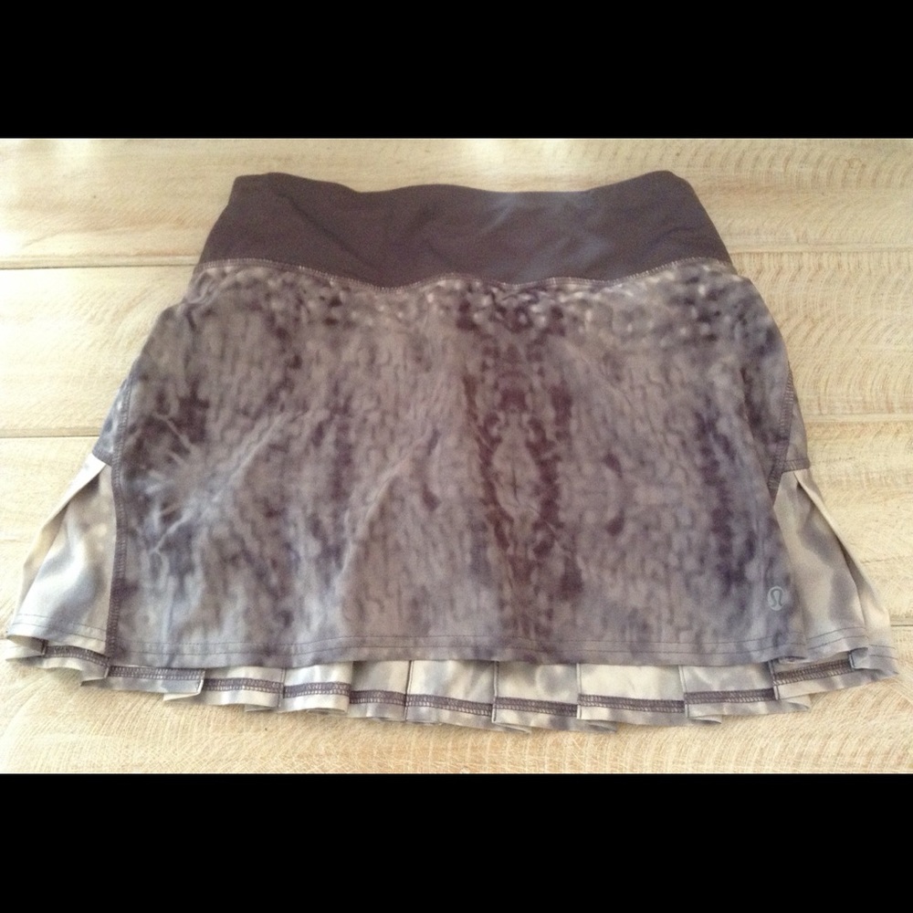 LULULEMON Run Speed Skirt Gray Snowy Owl Sz 2 Tall